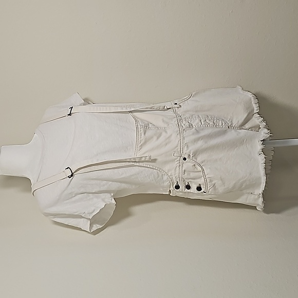 We The Free Strappy Shortalls Overalls Bib White Denim Jean Shorts Cutoff Raw 31 - Picture 6 of 16
